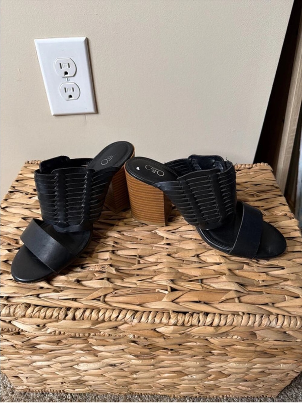 Cato Black Woven Upper Open-Toe Block Heel Mules with Tan Stacked Heel EUC